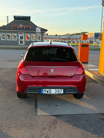 Peugeot 308 3 of 5