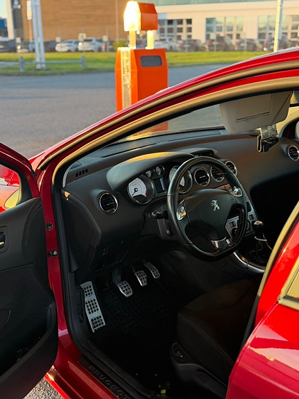 Peugeot 308 4 of 5