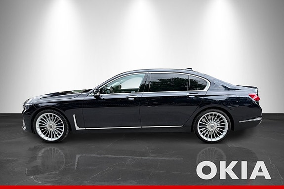 BMW M760Li 2 of 5