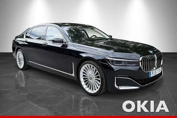 BMW M760Li 4 of 5
