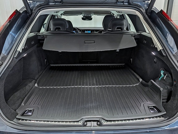 Volvo V90 Cross Country 14 of 15
