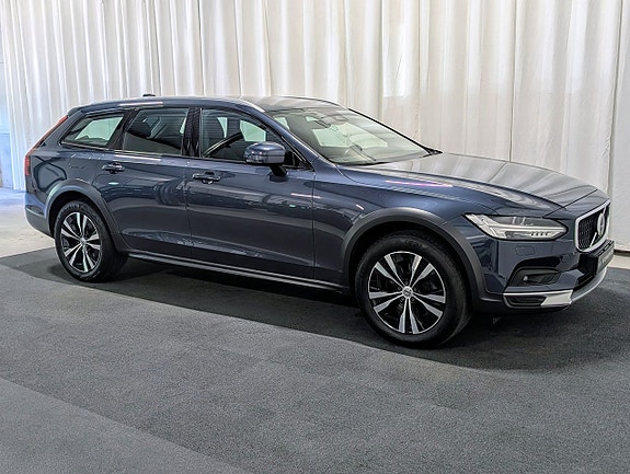 Volvo V90 Cross Country 6 of 15