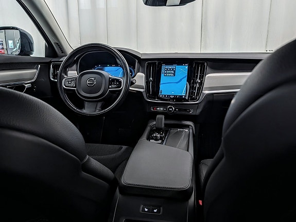 Volvo V90 Cross Country 7 of 15