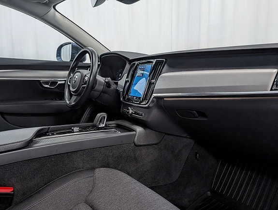 Volvo V90 Cross Country 11 of 15