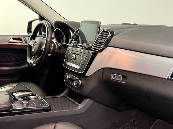 Mercedes-Benz GLE500 e 16 of 16