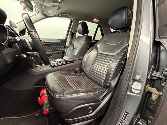 Mercedes-Benz GLE500 e 13 of 16