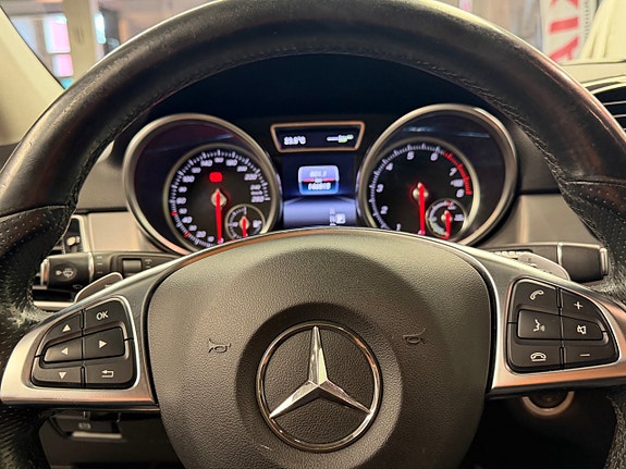 Mercedes-Benz GLE500 e 11 of 16