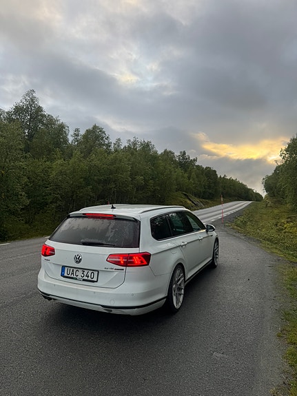 Volkswagen Passat 2 of 2