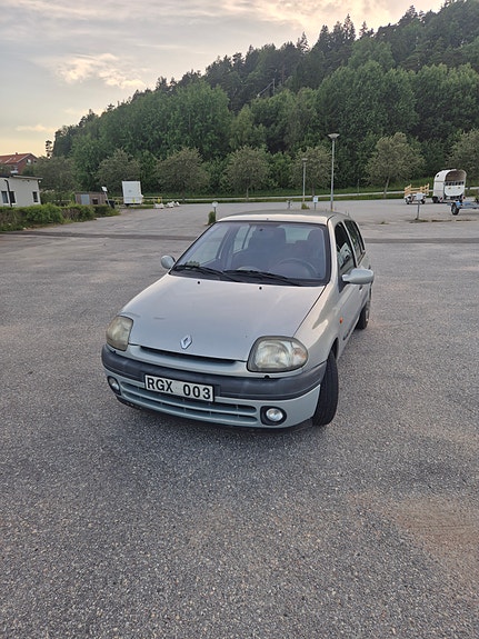Renault Clio 6 of 7