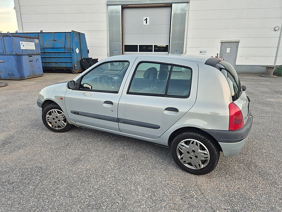 Renault Clio 3 of 5