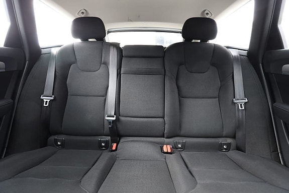Volvo V90 16 of 30