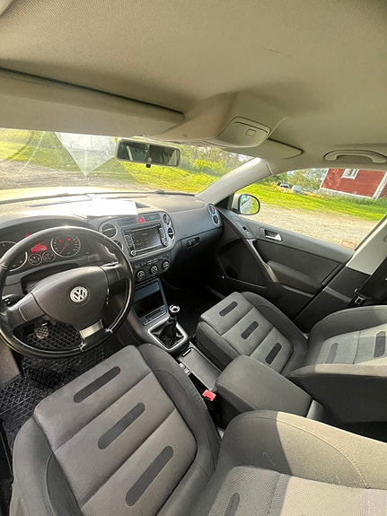Volkswagen Tiguan 4 of 5