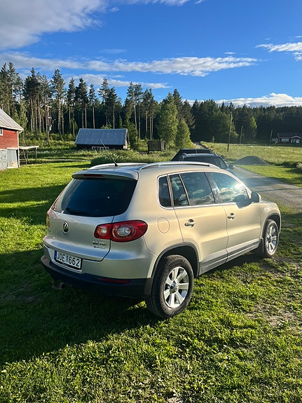 Volkswagen Tiguan 3 of 5