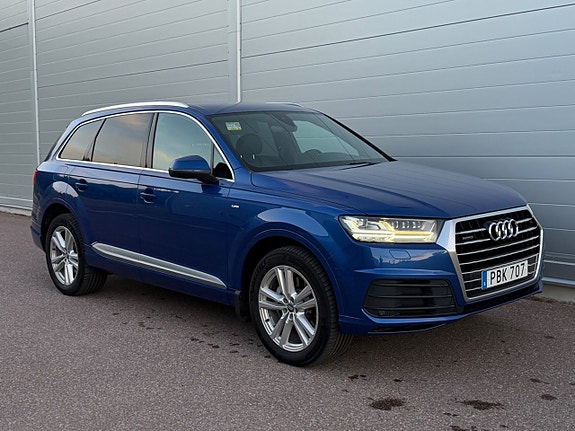 Audi Q7 4 of 5