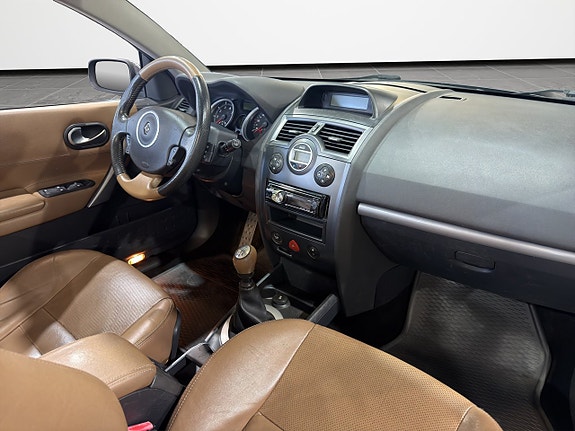 Renault Megane 17 of 21