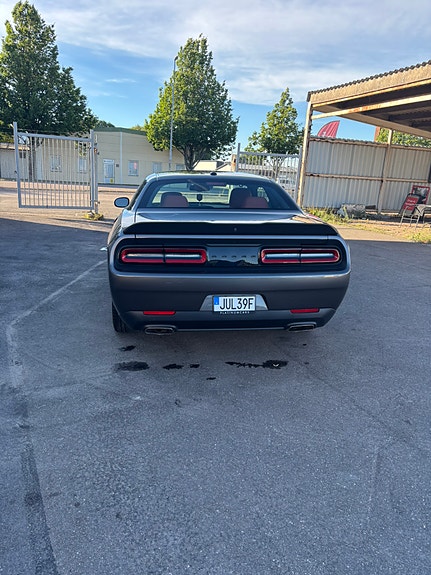 Dodge Challenger 5 of 5
