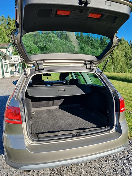 Volkswagen Passat Alltrack 7 of 10