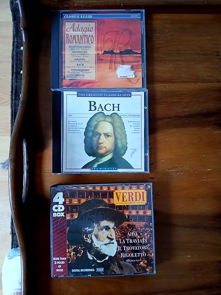 CD-skivor klassisk musik Bach Verdi m.m.