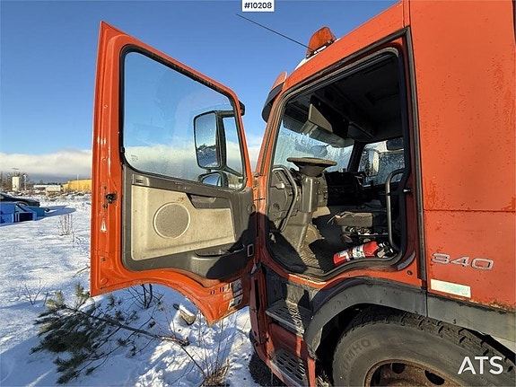 Volvo FM9 4X2 Flakbil med bakgavellyft (80,000:- ex moms) 16 of 24