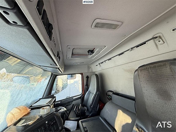 Volvo FM9 4X2 Flakbil med bakgavellyft (80,000:- ex moms) 17 of 24