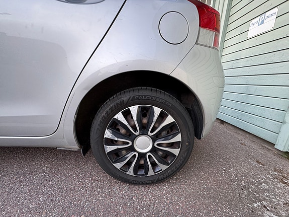 Toyota Yaris 10 of 10