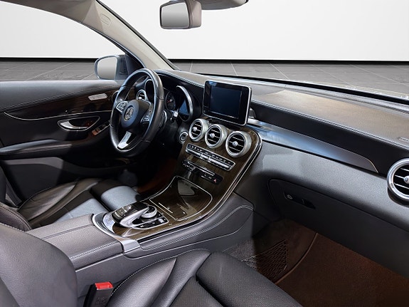 Mercedes-Benz GLC220 d 20 of 27