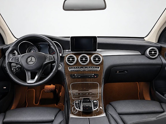 Mercedes-Benz GLC 220 d 13 of 27