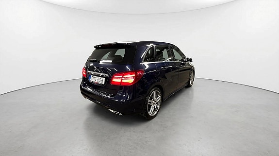 Mercedes-Benz B200 d 4 of 24