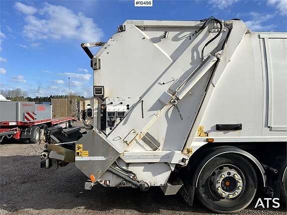 MERCEDES BENZ Econic Sopbil med baklastare (195,000:- ex mom 22 of 24