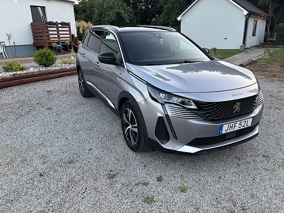 Peugeot 5008 2 of 5