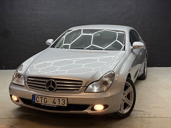 Mercedes-Benz CLS320 3 of 19