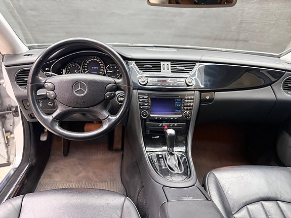 Mercedes-Benz CLS320 13 of 19