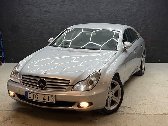 Mercedes-Benz CLS320 2 of 19