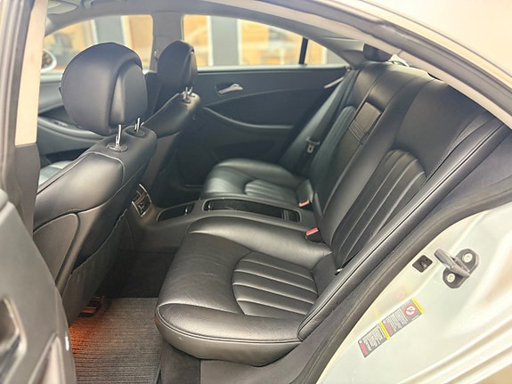 Mercedes-Benz CLS320 16 of 19