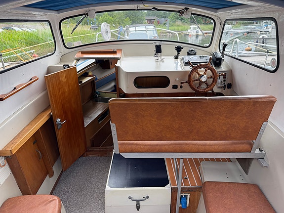 Albin 25 De luxe med nyare motor (4-5 sovplatser) 4 of 25