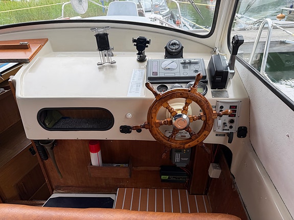 Albin 25 De luxe med nyare motor (4-5 sovplatser) 5 of 25