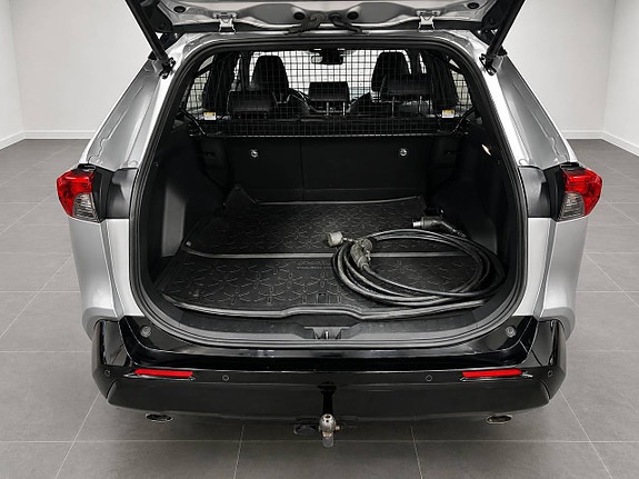 Toyota RAV4 Plug-in Hybrid 13 of 13