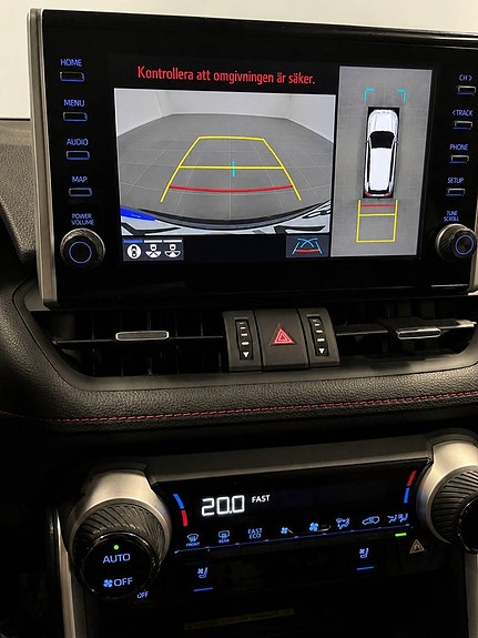 Toyota RAV4 Plug-in Hybrid 12 of 13