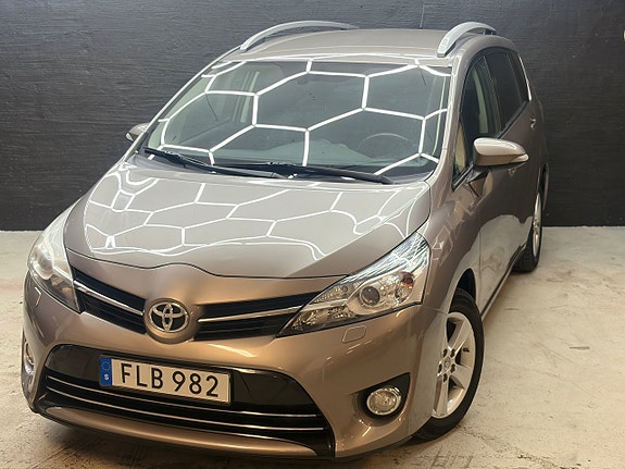 Toyota Verso 2 of 5