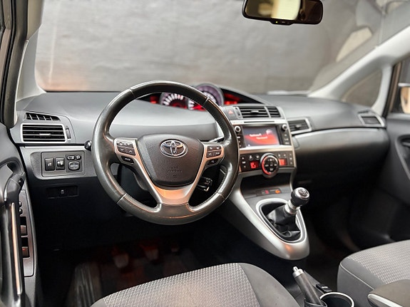 Toyota Verso 13 of 18