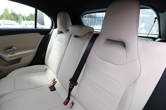 Mercedes-Benz A200 15 of 30