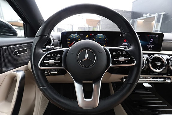 Mercedes-Benz A200 19 of 30