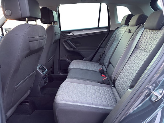 Volkswagen Tiguan 8 of 16