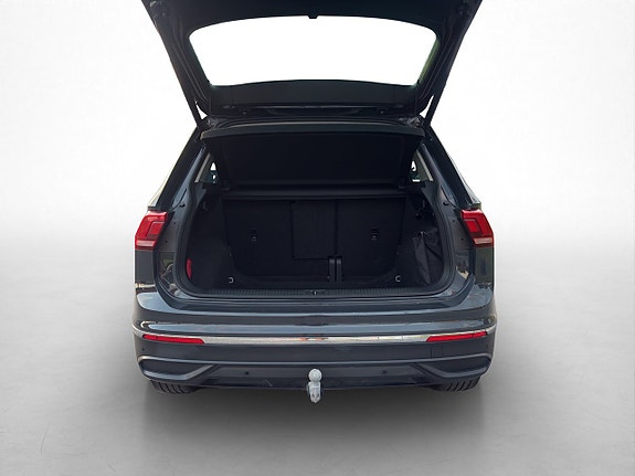 Volkswagen Tiguan 6 of 16