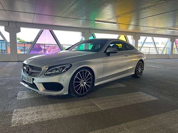 Mercedes-Benz C300 5 of 5