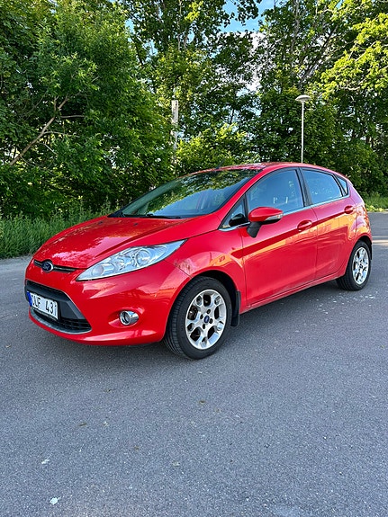 Ford Fiesta 3 of 5