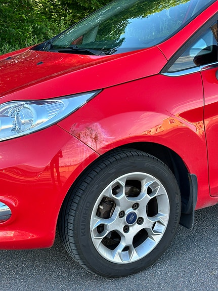 Ford Fiesta 4 of 5