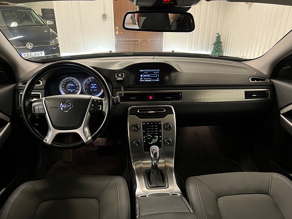 Volvo XC70 13 of 19