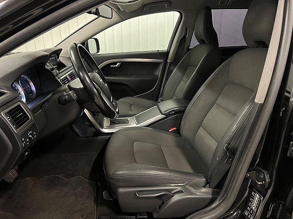 Volvo XC70 11 of 19