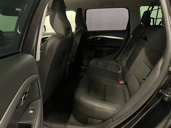 Volvo XC70 12 of 19
